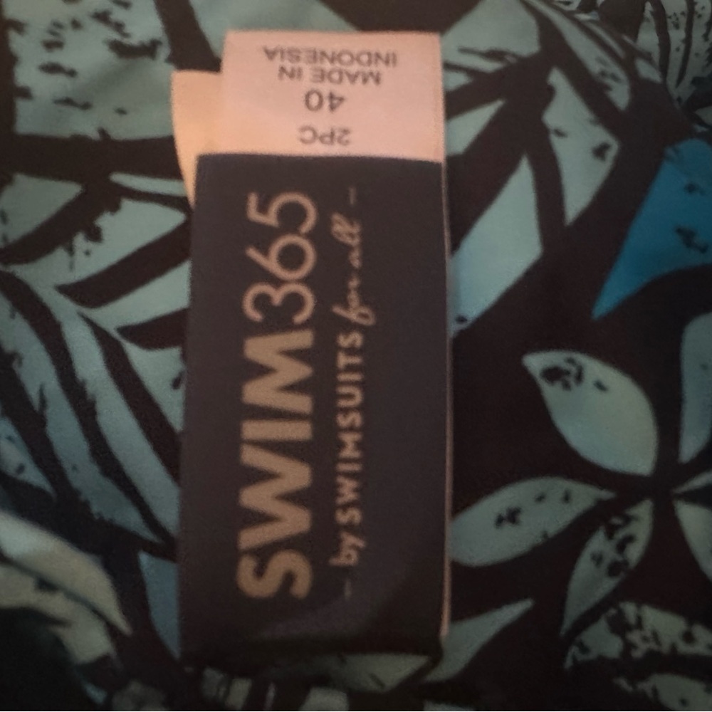Swimsuits For All Aqua and Black Leaf Pattern Swimsuit - Picture 3 of 4